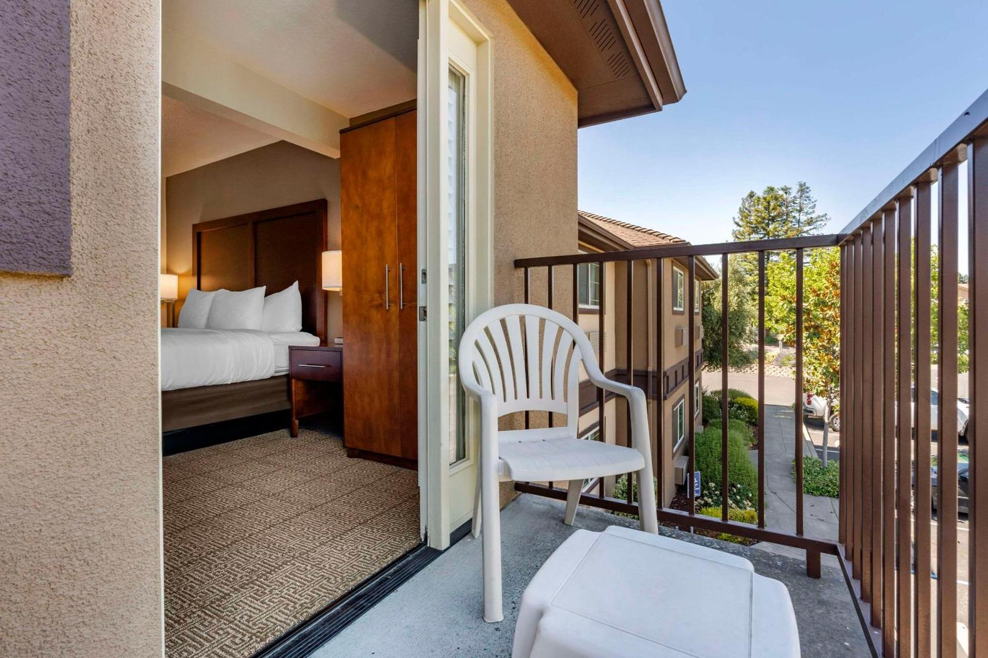 Comfort Inn & Suites Ukiah Mendocino County Dış mekan fotoğraf